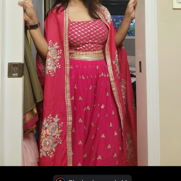 Fuschia pink palazzo set with bustier and floral motif cepe - Picture 4 of 6